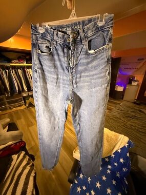 American Eagle Outfitters Women's Light Blue Curvy Mom Jeans